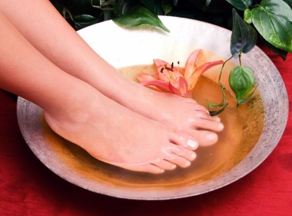 Trucos de belleza con manzanilla - Trucos de belleza con manzanilla: aliviar pies cansados