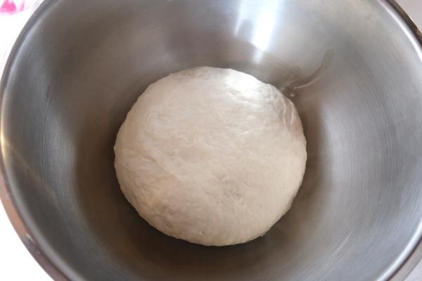 Focaccia della Befana, así es el roscón de Reyes que preparan en Italia - Paso 4