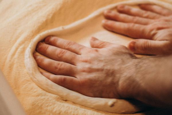 Focaccia della Befana, así es el roscón de Reyes que preparan en Italia - Paso 5