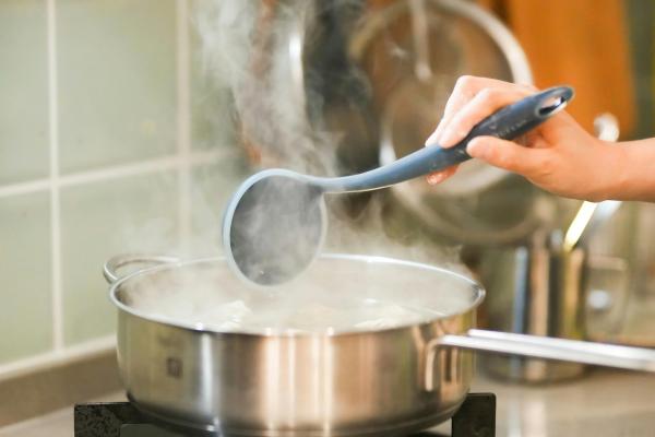 Cómo hacer lentejas con chorizo y patatas: receta fácil - Paso 4