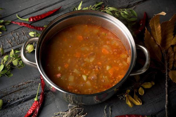 Cómo hacer lentejas con chorizo y patatas: receta fácil - Paso 10