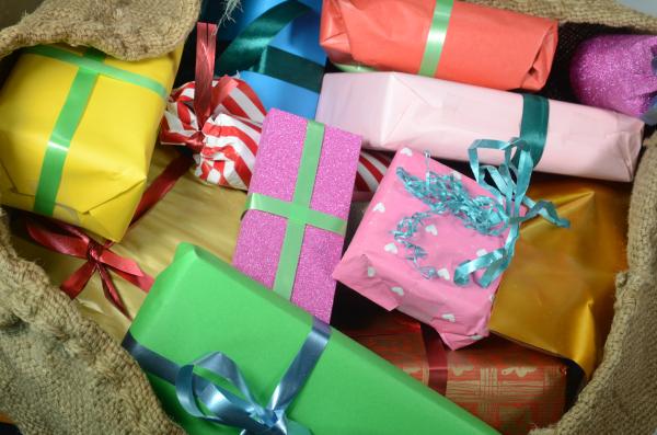 Ideas para envolver regalos - Regalos con forma de caramelo