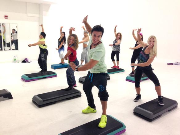 Cómo hacer zumba step