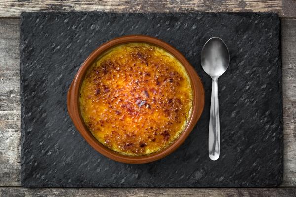 Diferencia entre crème brûlée y crema catalana - Qué es la crema catalana