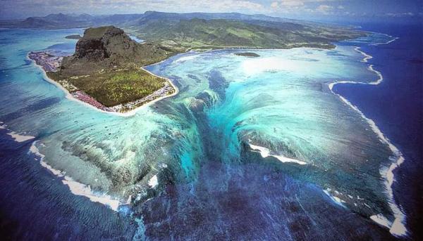 Las cataratas submarinas de la isla de Mauricio - ¿ilusión o realidad?