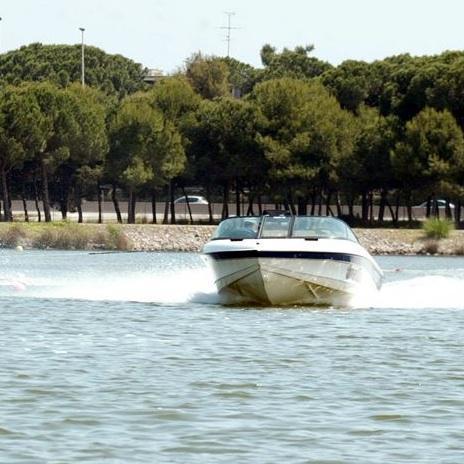 Cúal es la velocidad adecuada para hacer esquí acuático - Paso 3