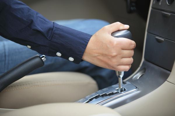 Cómo conducir un coche automático - Leer el manual de instrucciones de tu coche automático