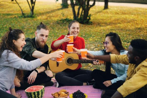 Descubre las mejores preguntas random para amigos para fiestas o juegos - Preguntas divertidas para hacer entre amigos