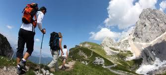 Cómo usar los bastones de senderismo