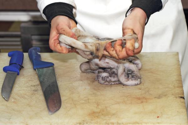 Cómo hacer pulpo a la gallega o pulpo a feira: receta tradicional gallega - Paso 1