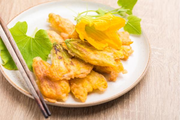 Las mejores recetas con flores de calabaza - Tempura de flores de calabaza