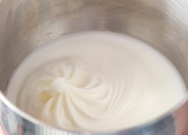 Cómo hacer gelatina de yogur natural con Philadelphia - Paso 2