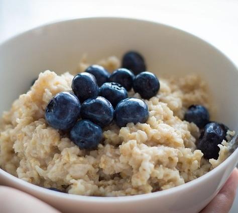 Cómo hacer avena ligera - Tortitas de avena y arándanos