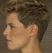 Peinarse como Tania Llasera - Paso 5