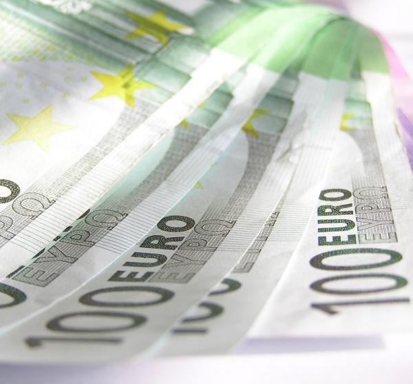 Cómo pedir ayuda a las personas para pagar la universidad