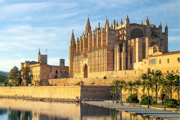 Dónde viajar en España en marzo: los mejores destinos - Mallorca