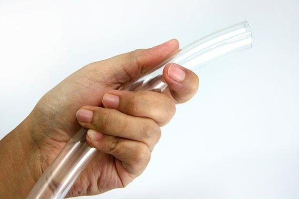 Cómo hacer un bong de cerveza - Paso 1