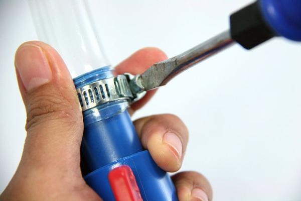 Cómo hacer un bong de cerveza - Paso 5