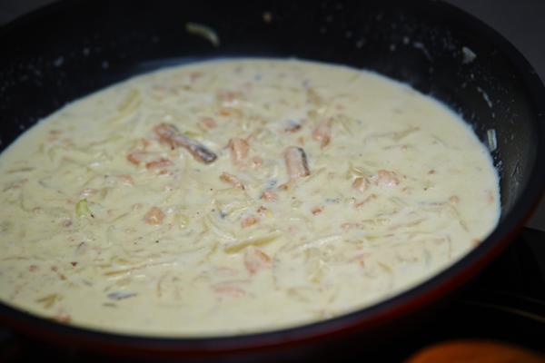 Cómo hacer espaguetis con nata y bacon - Paso 5