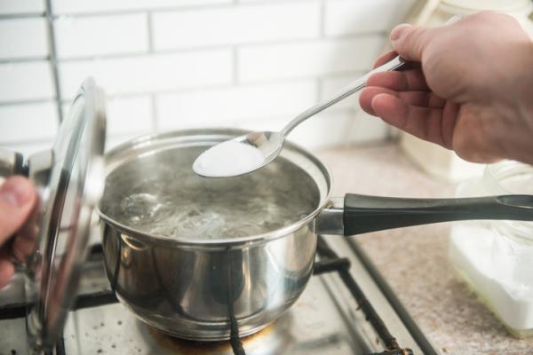 Cómo hacer suero fisiológico casero - Cómo hacer suero fisiológico en casa - paso a paso