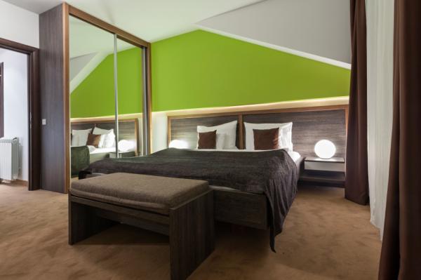 Cómo decorar mi apartamento con poco dinero - Espejos que iluminan