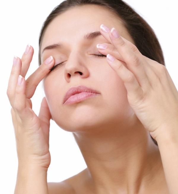 Cómo rejuvenecer los ojos - Masajes para desinflamar los ojos