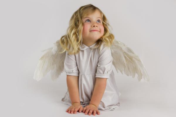 Los mejores disfraces de Navidad para niños - Ángel 