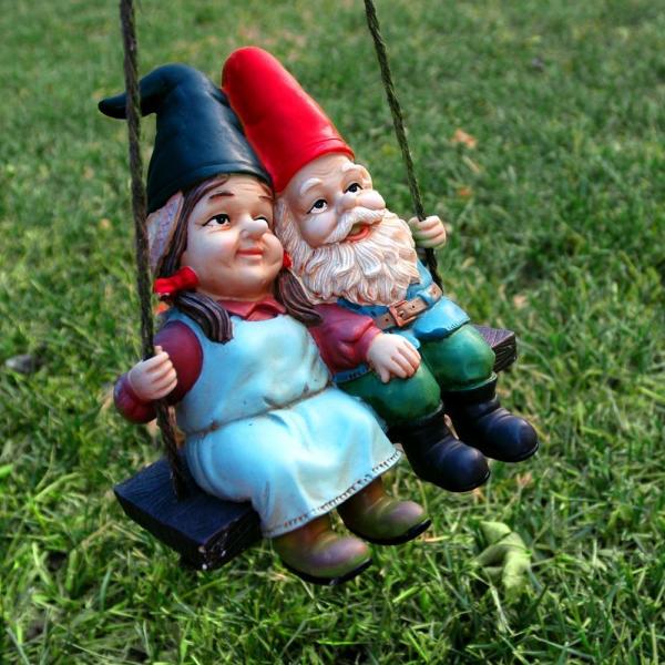 Cómo decorar el jardín con enanitos