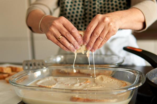 Torrijas sin gluten esponjosas: receta fácil y rápida - Paso 3