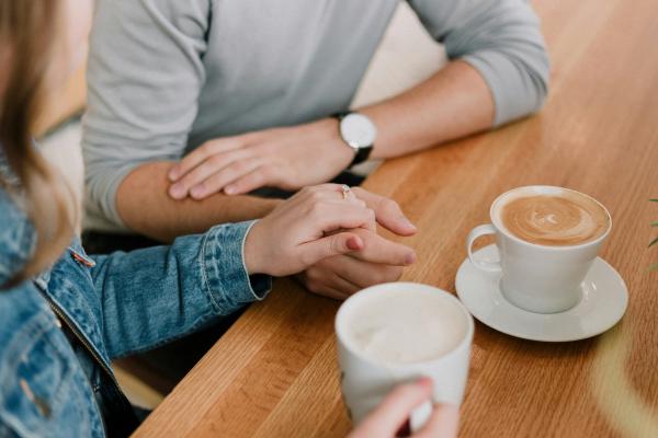 Cómo saber si le gustas a tu crush - Señales de que le gustas por WhatsApp o redes sociales