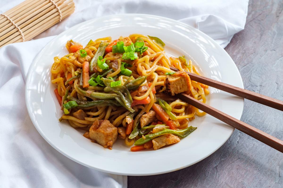 Cómo hacer yakisoba de pollo
