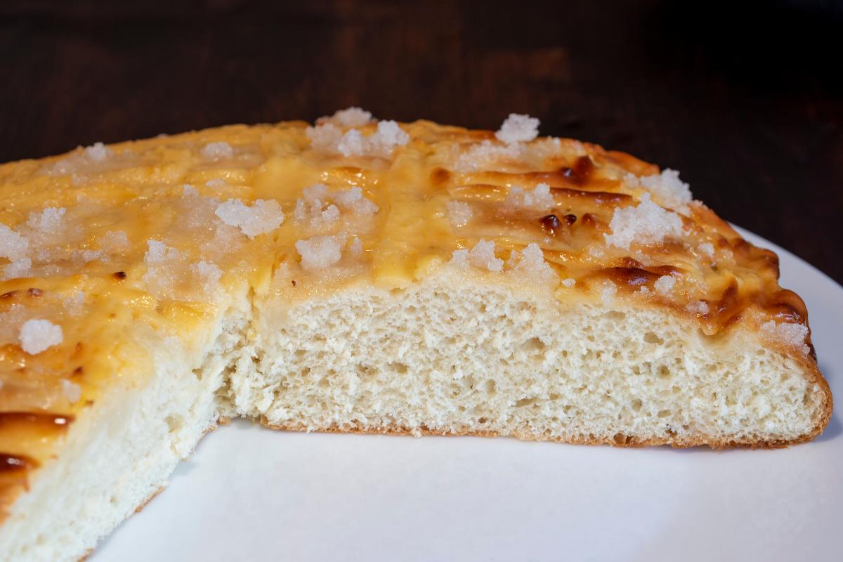 Receta tradicional de Tarta Larpeira gallega con crema: paso a paso