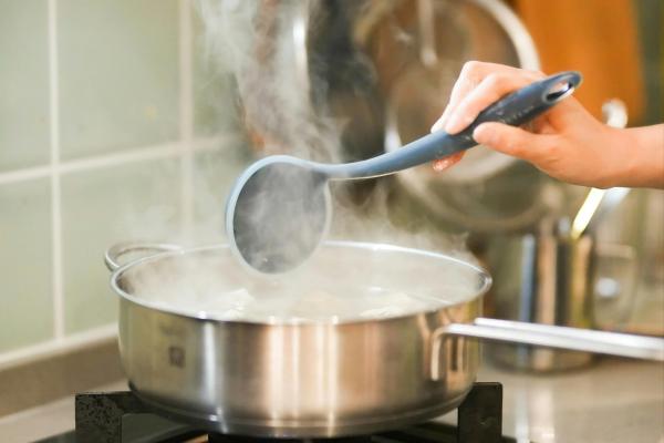 Cómo hacer avena con manzana y canela: receta para unas gachas saludables - Paso 2