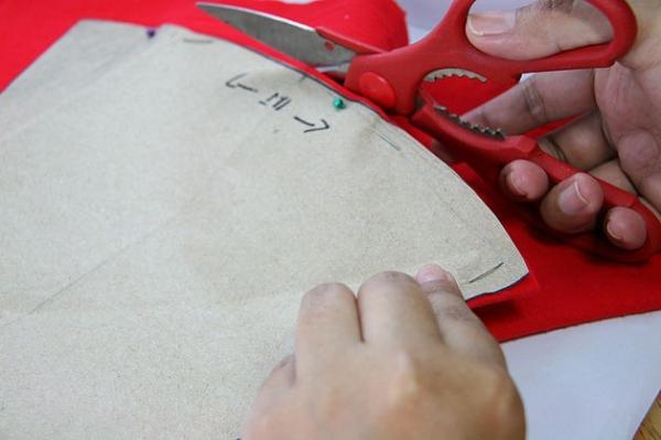 Manualidad - Sombrero de Papá Noel casero - Paso 7