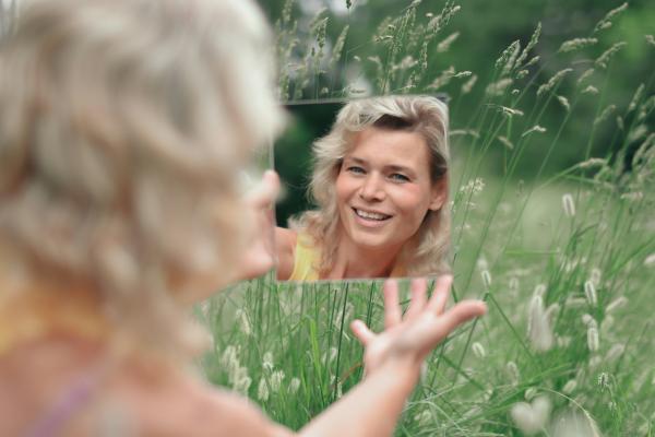 Por qué algunas personas hablan solas y qué significa - ¿Por qué hablamos con nosotros mismos?