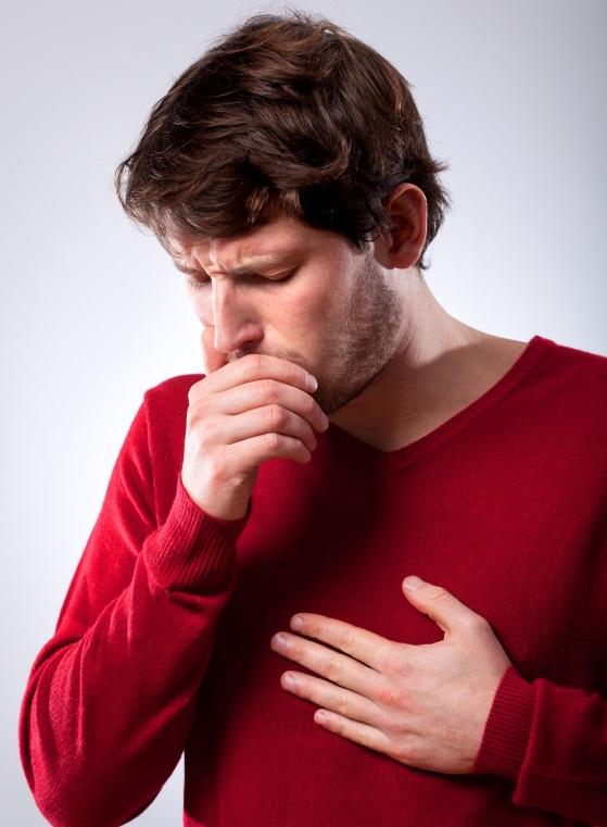 Cómo aclarar la garganta