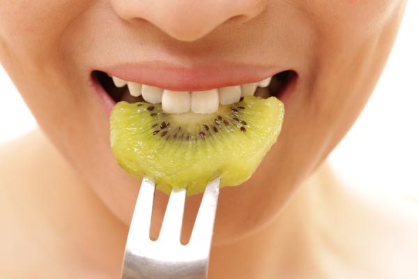 Por qué siento picor en la lengua al comer kiwi - ¡aquí la respuesta!
