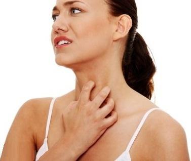 Cómo tratar el sarpullido en el cuello