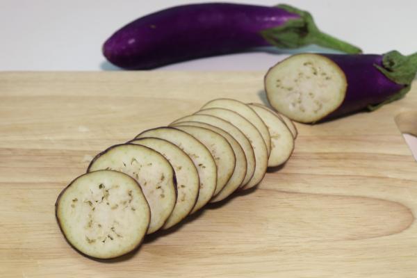 Cómo hacer pastel de berenjenas, jamón york y queso - Paso 1