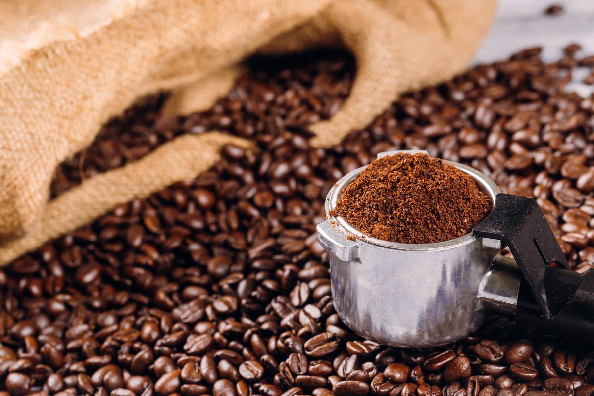 Café torrefacto: qué es y por qué se toma en España