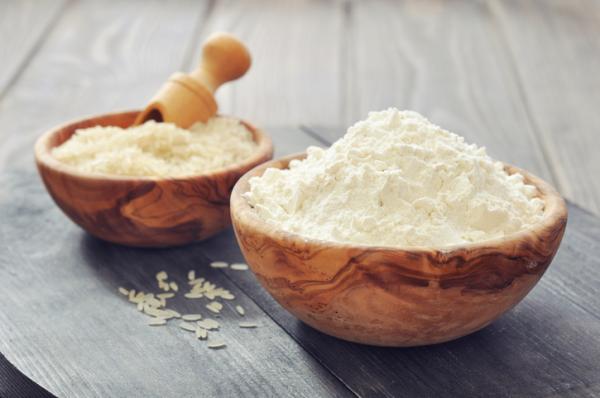 Mascarilla de harina de arroz para las manchas - Paso 1