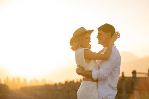 Ideas para una cita al aire libre originales y románticas - Un amanecer desde un mirador
