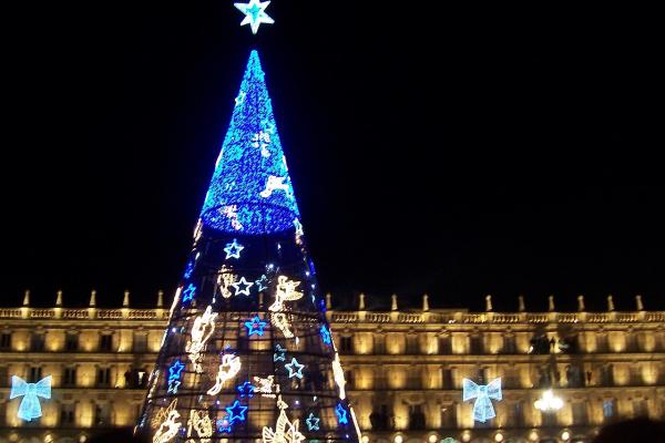 Ciudades bonitas en Navidad en España: las más mágicas para recorrer en estas fiestas - Salamanca