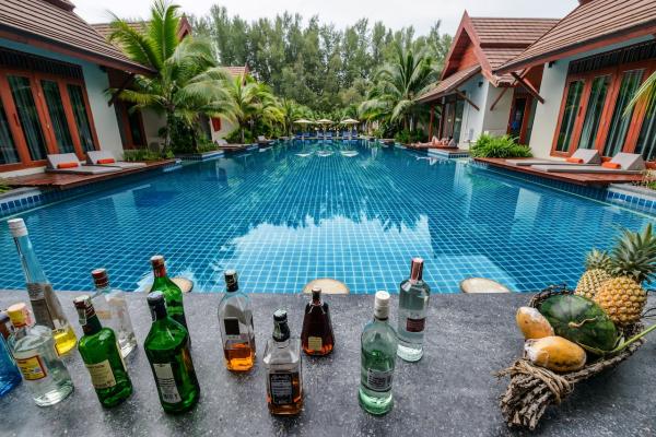 Cómo organizar una fiesta en la piscina - Qué beber en una fiesta en la piscina
