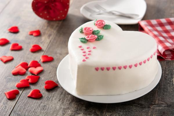 Regalos para San Valentín sin gastar dinero - Tarta casera en forma de corazón