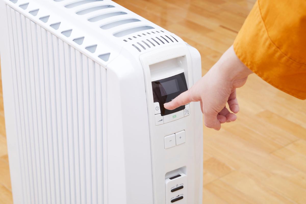 Dormir con un radiador de aceite encendido: ¿es seguro?