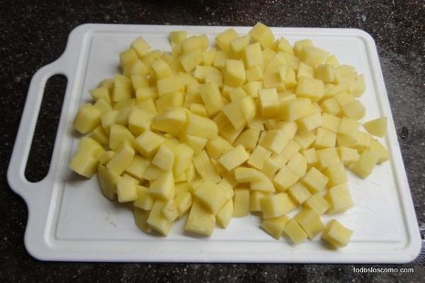 Cómo hacer ensalada de papa y huevo - Paso 1