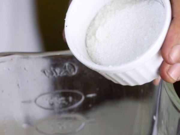 Cómo hacer un licuado de frutilla - Paso 4