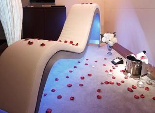 Cómo darle un toque sexy a tu casa con la decoración erótica - Camas diferentes y originales