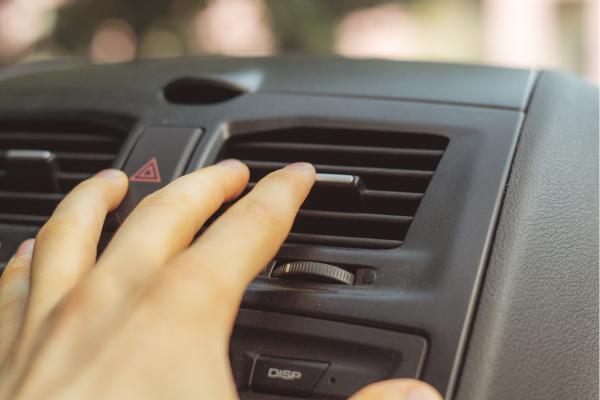 Cómo limpiar el aire acondicionado del coche - Por qué huele mal el aire acondicionado de mi coche